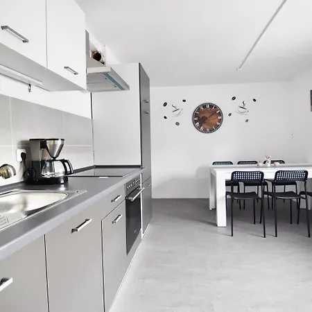 公寓 House In Strempt Near *